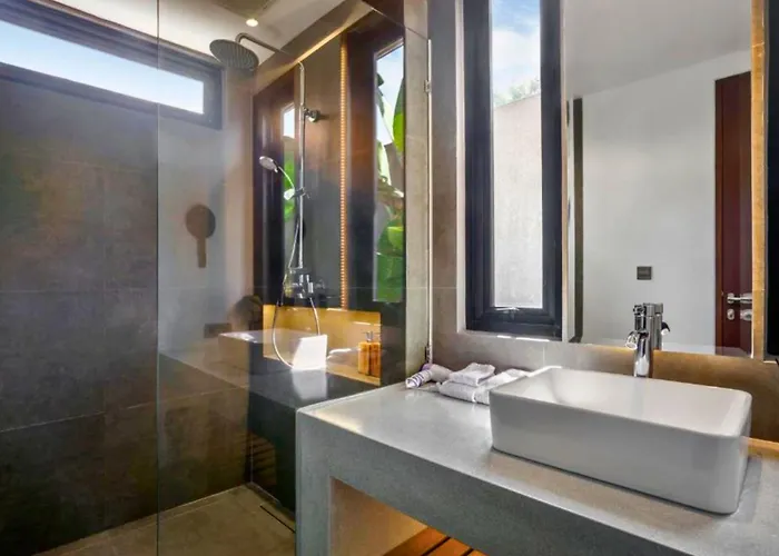 Tarachandra 5 Bedroom Private Pool *